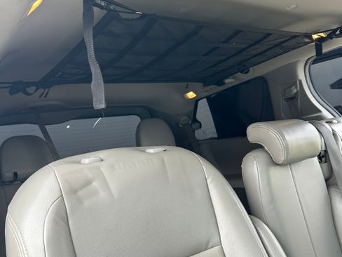 Used 2017 Toyota Sienna LE image 13