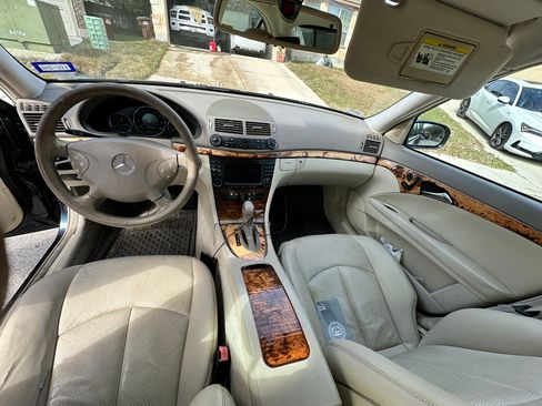 Used 2006 Mercedes-Benz E 350 E 350 Sedan 4D image 6
