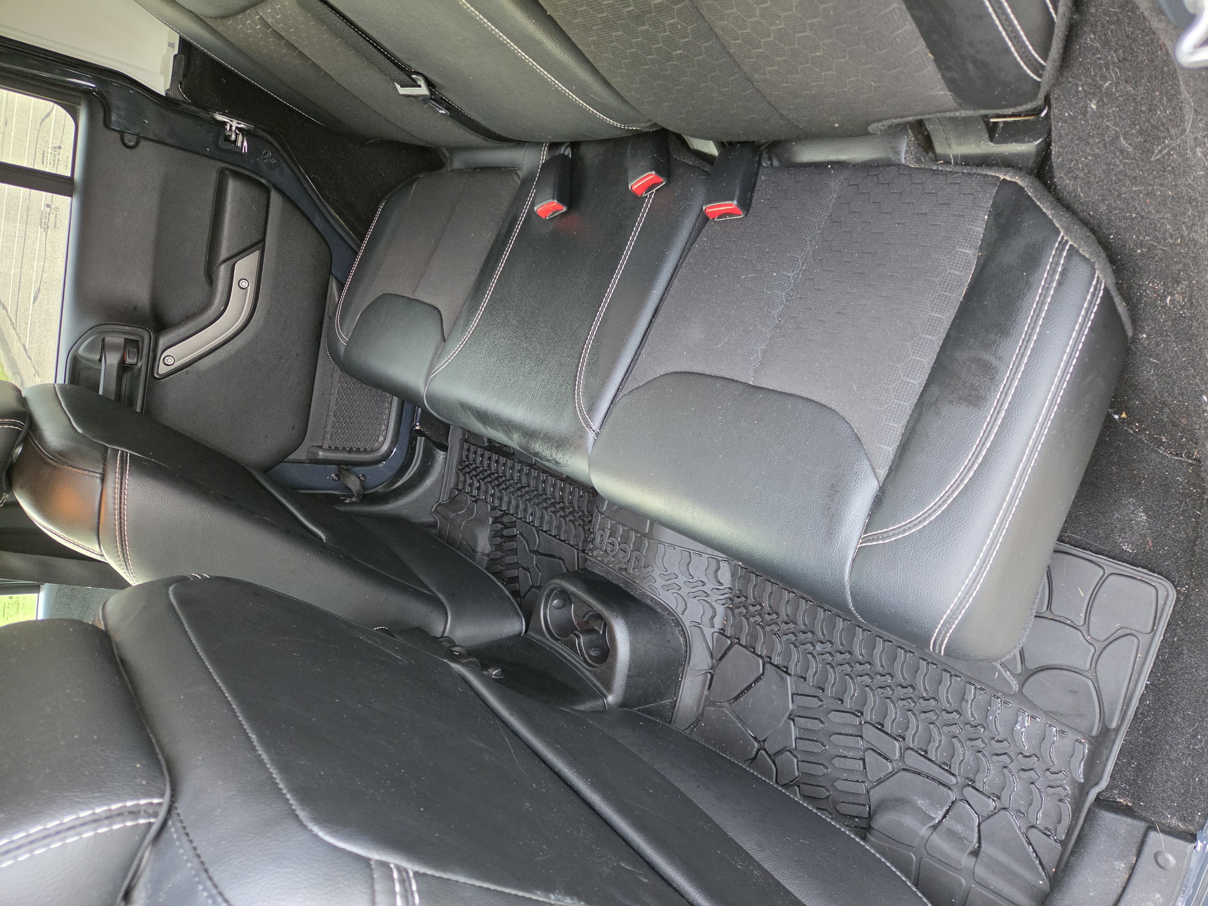 Used 2018 Jeep Wrangler Unlimited Sport AWD/4WD image 16