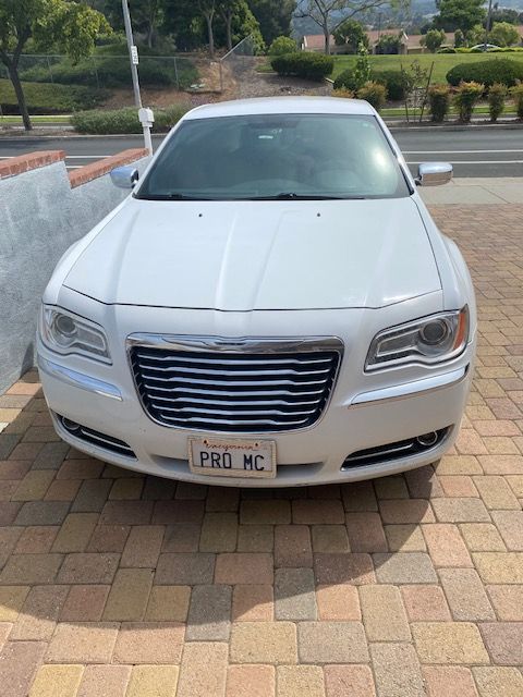 Used 2013 Chrysler 300 C RWD image 9