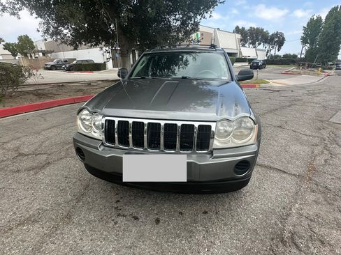 Used 2007 Jeep Grand Cherokee Laredo w/ Sun/Sound Group RWD image 4