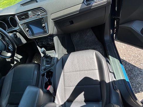 Used 2018 Volkswagen Tiguan SEL AWD/4WD image 6