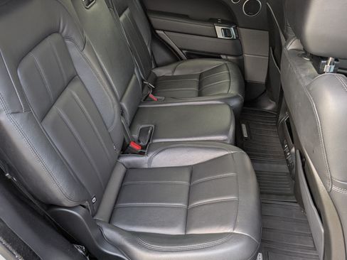 Used 2018 Land Rover Range Rover Sport SE image 21