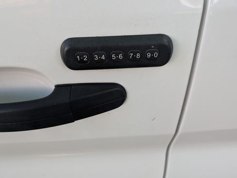 Used 2022 Ford E-Transit 148 High Roof Extended RWD image 29