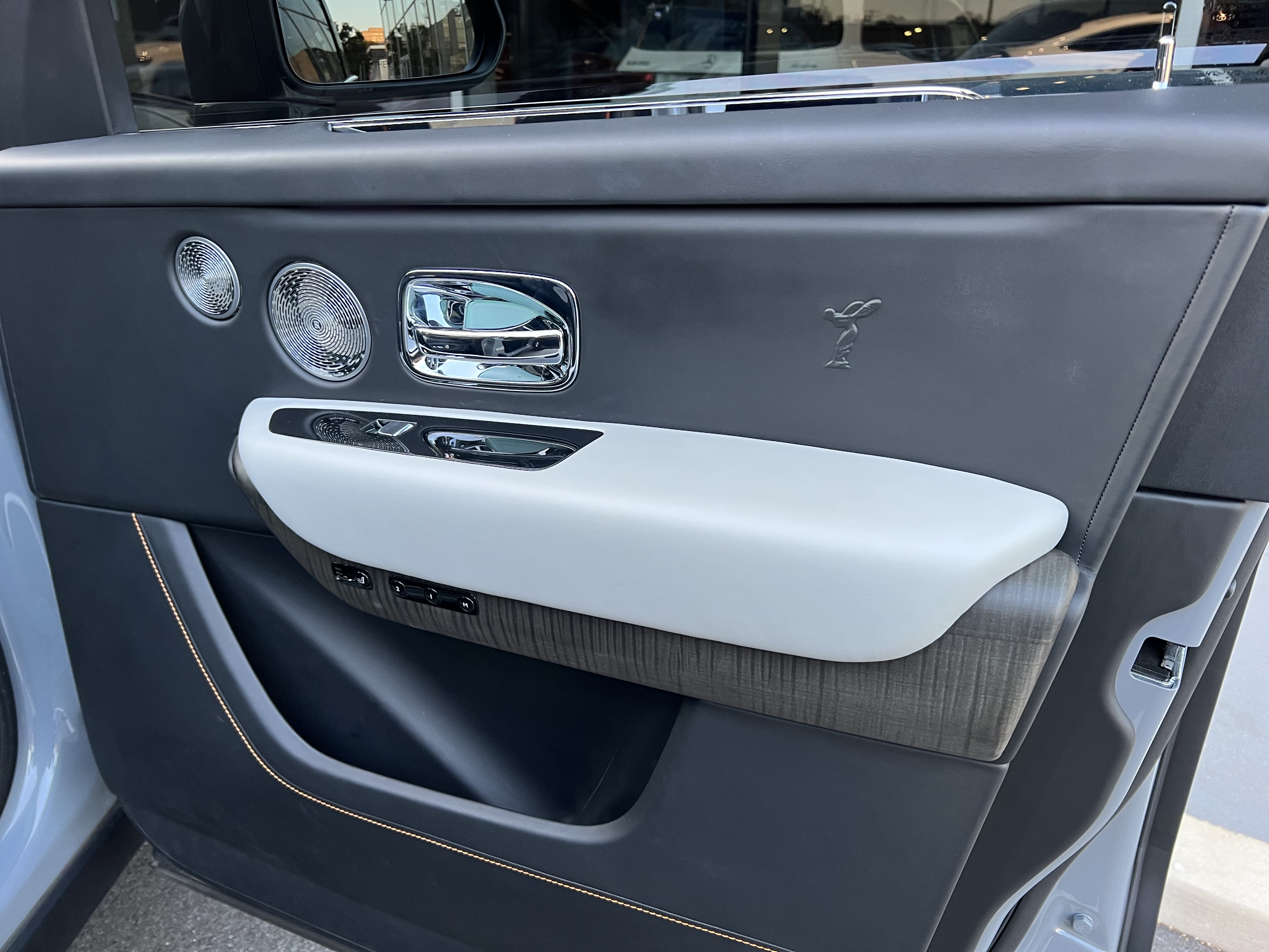 Used 2019 Rolls-Royce Cullinan AWD/4WD image 13