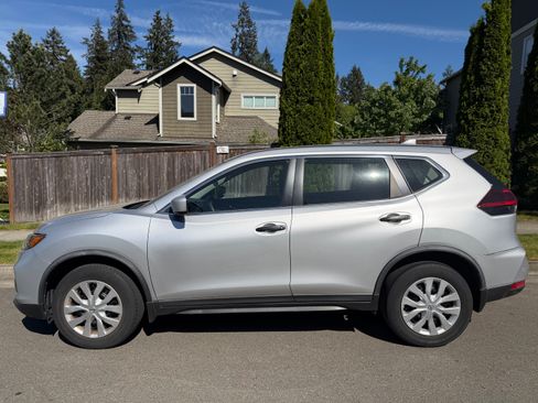 Used 2018 Nissan Rogue S AWD/4WD image 10
