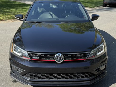 Used 2016 Volkswagen Jetta GLI SEL image 2