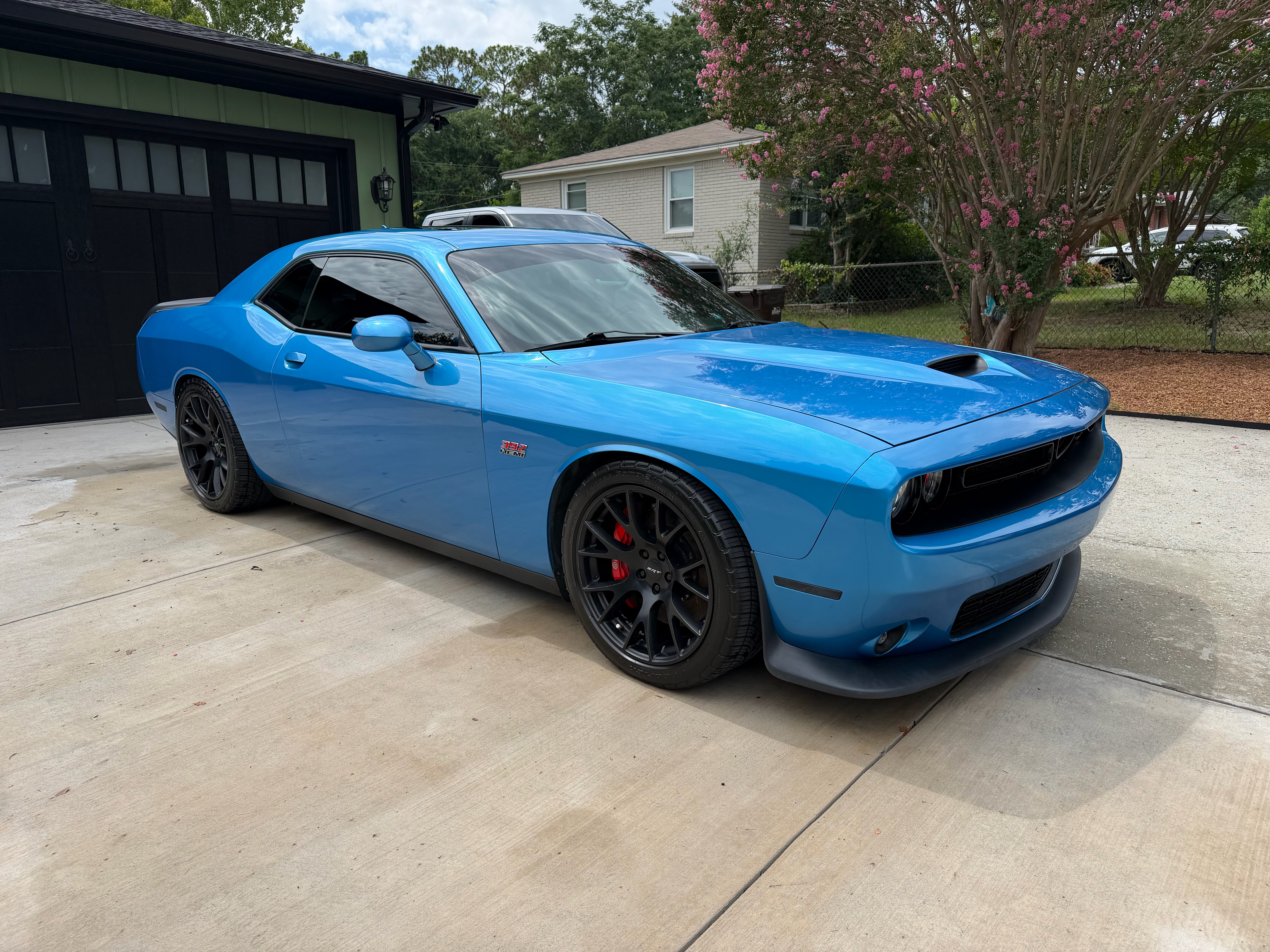 Used 2015 Dodge Challenger SRT RWD image 8