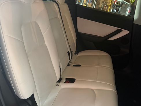 Used 2022 Tesla Model Y Performance image 4