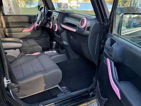 Used 2012 Jeep Wrangler Unlimited Sport image 2