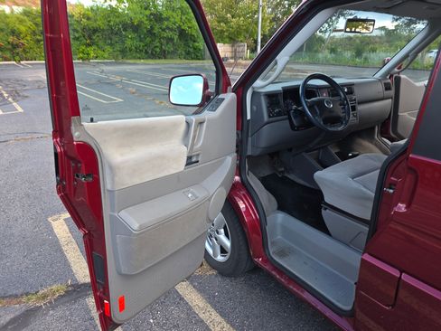 Used 2003 Volkswagen Eurovan MV image 10