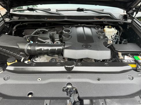 Used 2011 Toyota 4Runner SR5 w/ Convenience Pkg RWD image 15