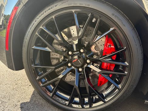 Used 2016 Chevrolet Corvette Z06 w/ 3LZ Preferred Equipment Group RWD image 10
