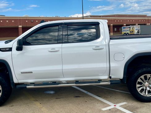 Used 2021 GMC Sierra 1500 Elevation w/ Preferred Package image 5