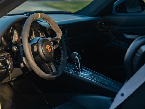Used 2019 Porsche 911 GT3 RS image 5