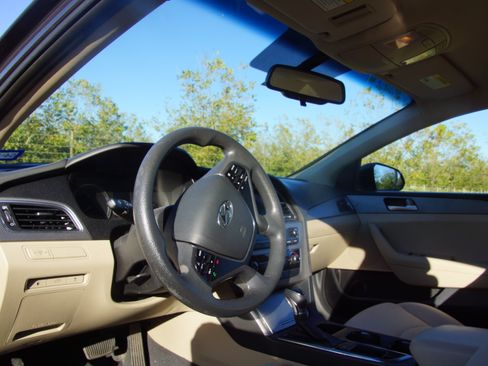 Used 2016 Hyundai Sonata SE image 8