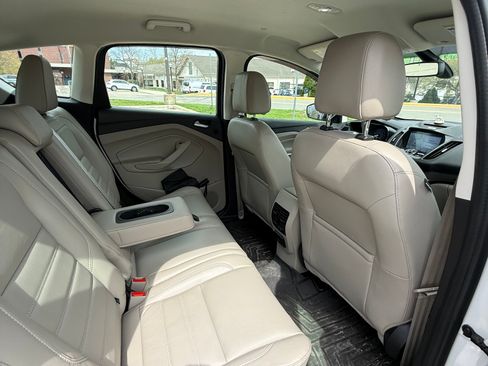 Used 2017 Ford C-MAX Energi Titanium w/ Equipment Group 501A image 16