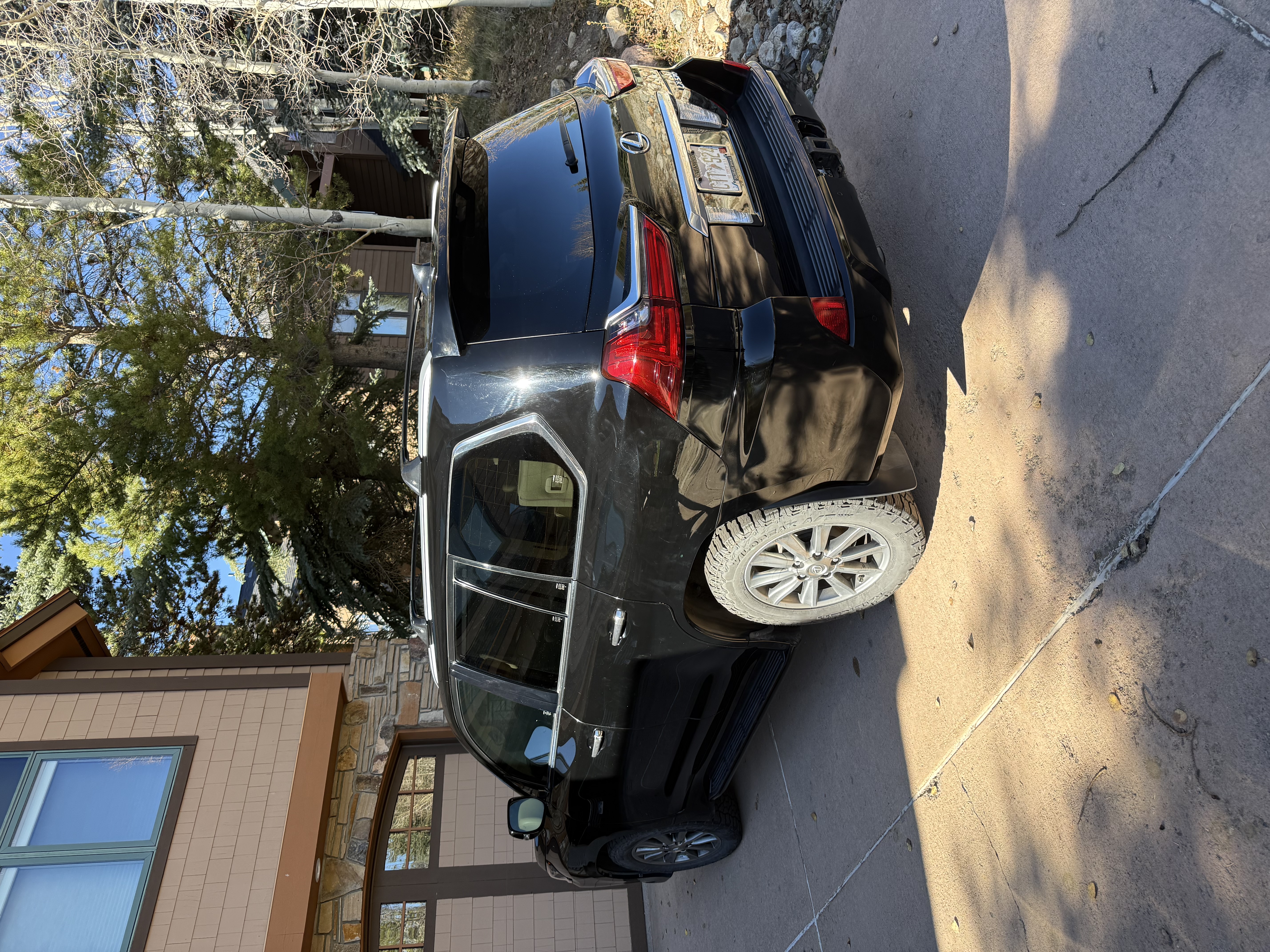 Used 2016 Lexus LX 570 4WD w/ Luxury Package image 5
