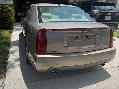 Used 2006 Cadillac STS w/ Preferred Equipment Group RWD image 2