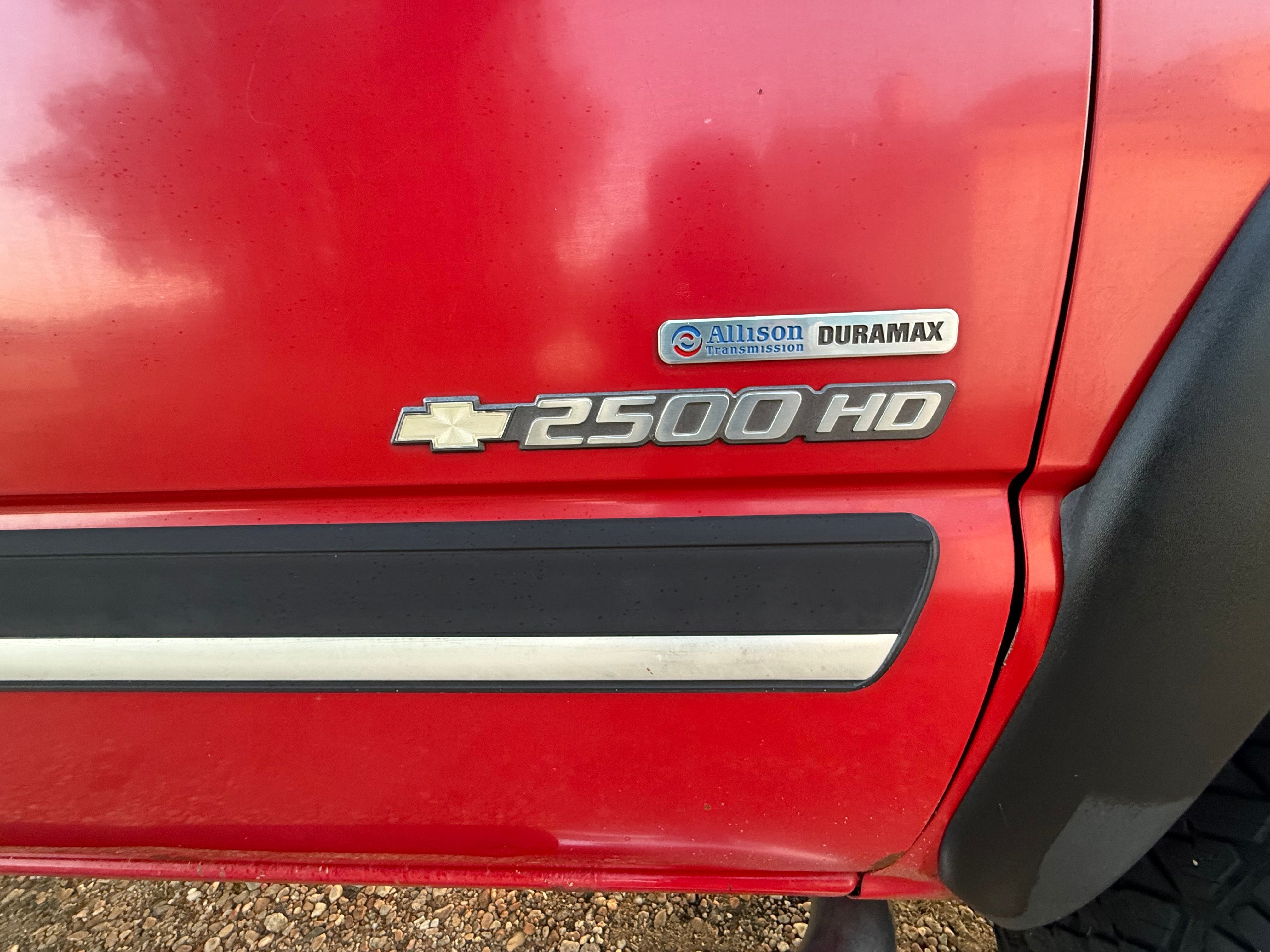 Used 2006 Chevrolet Silverado 2500 LT w/ Heavy-Duty Power Package AWD/4WD image 6