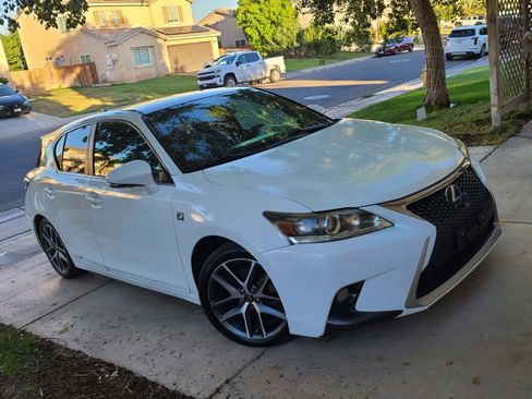 Used 2014 Lexus CT 200h image 1