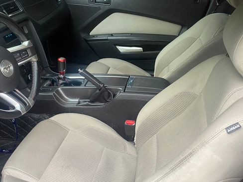 Used 2014 Ford Mustang Coupe RWD image 9