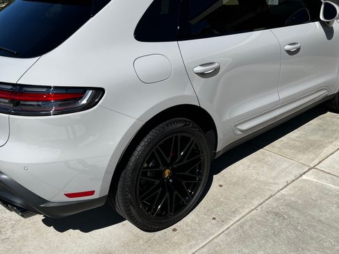 Used 2024 Porsche Macan S AWD/4WD image 5