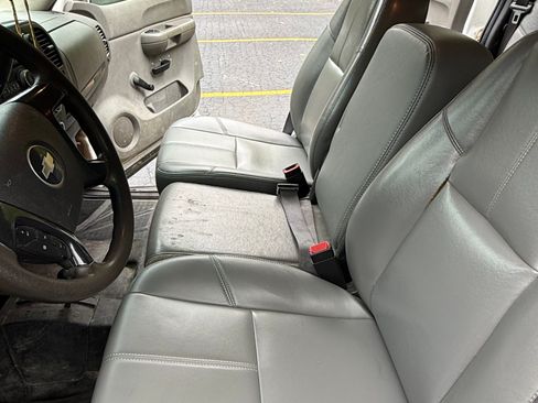 Used 2008 Chevrolet Silverado 2500 W/T image 26