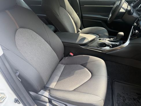 Used 2020 Toyota Camry LE FWD image 14