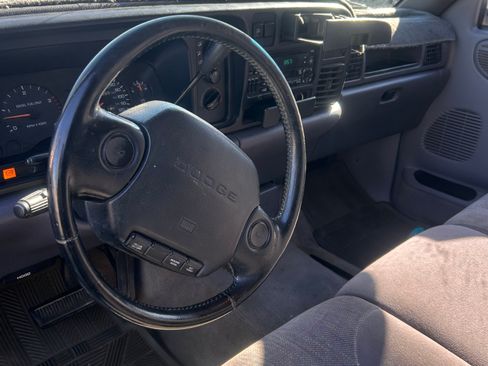 Used 1997 Dodge Ram 2500 Truck 2WD Club Cab image 12