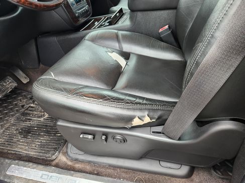 Used 2012 GMC Sierra 2500 Denali w/ Suspension Package, Off-Road image 19