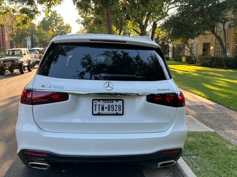 Used 2024 Mercedes-Benz GLS 580 4MATIC image 4