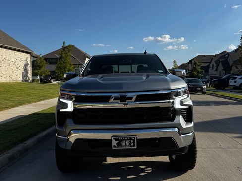 Used 2025 Chevrolet Silverado 1500 LT AWD/4WD image 17
