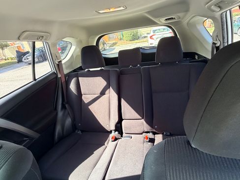 Used 2016 Toyota RAV4 LE image 13