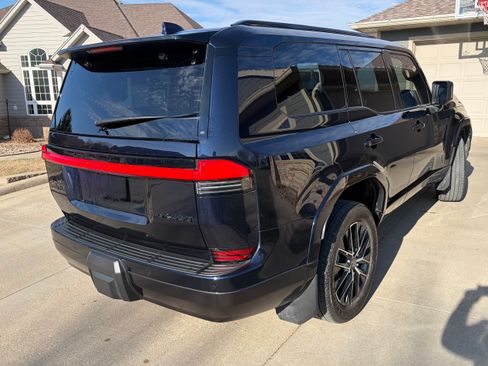 Used 2025 Lexus GX 550 w/ Cold Area Package image 8