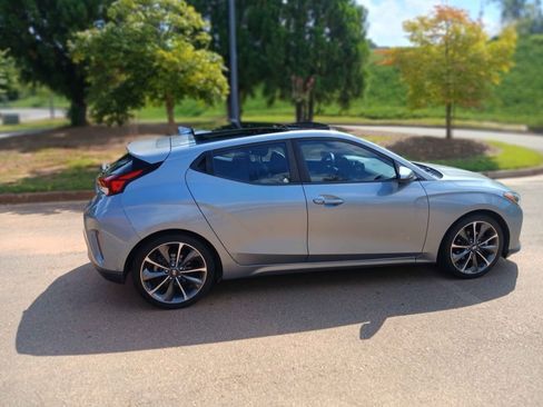 Used 2020 Hyundai Veloster 2.0 Premium image 8