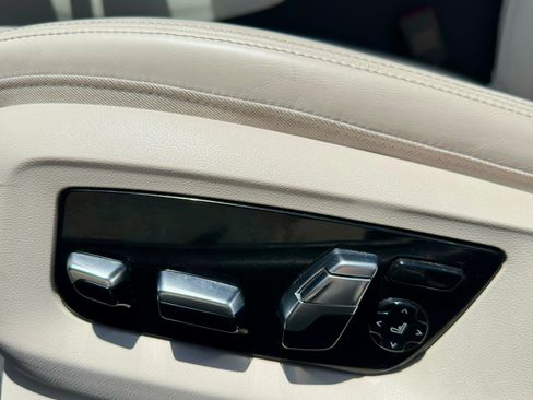 Used 2019 BMW M550i xDrive M550i xDrive Sedan 4D image 9