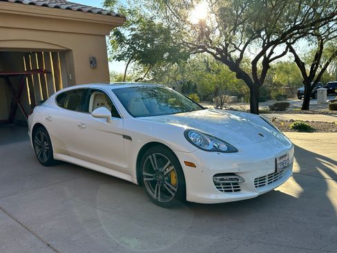 Used 2010 Porsche Panamera Turbo image 2