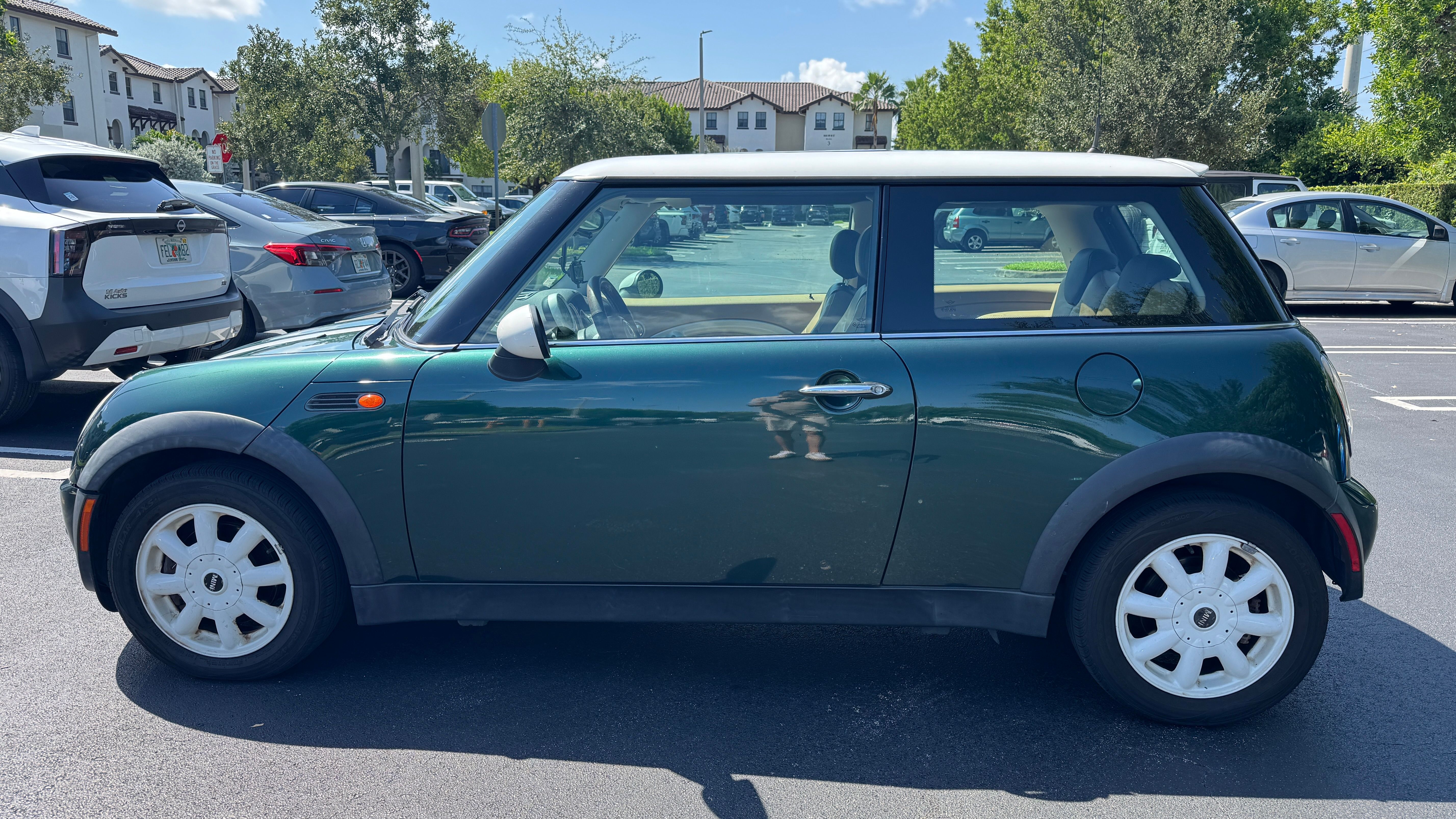 Used 2003 MINI Cooper Hardtop FWD image 1