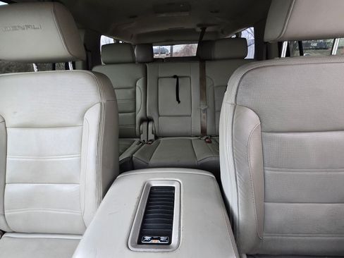 Used 2015 GMC Yukon XL Denali w/ Premium Package image 16