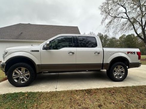 Used 2018 Ford F150 Lariat w/ Equipment Group 502A Luxury image 4