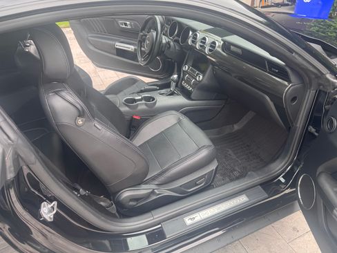 Used 2022 Ford Mustang GT Premium w/ Black Accent Package RWD image 11