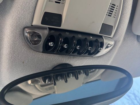 Used 2010 MINI Cooper Hardtop image 13