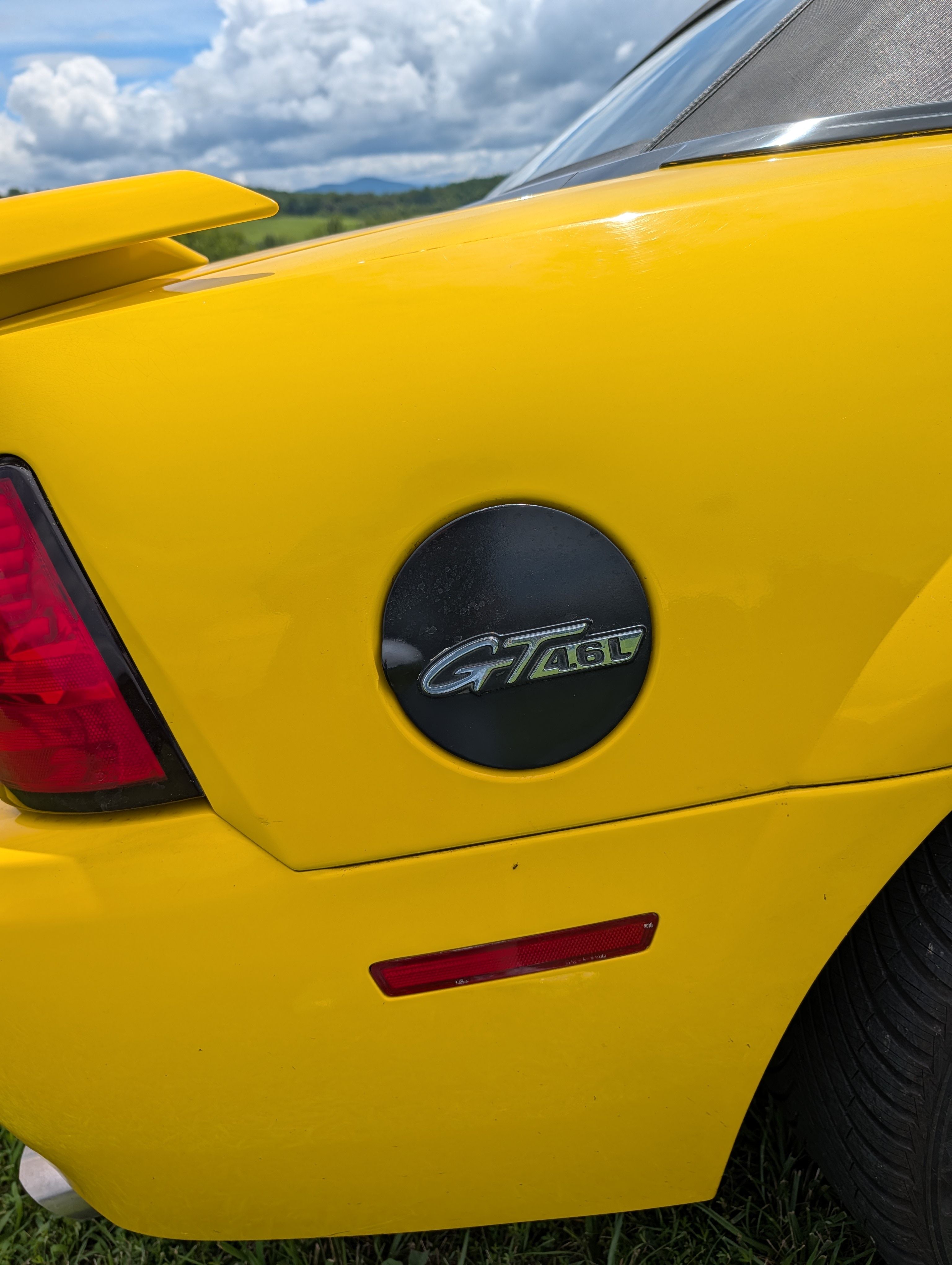 Used 2004 Ford Mustang GT Premium RWD image 9