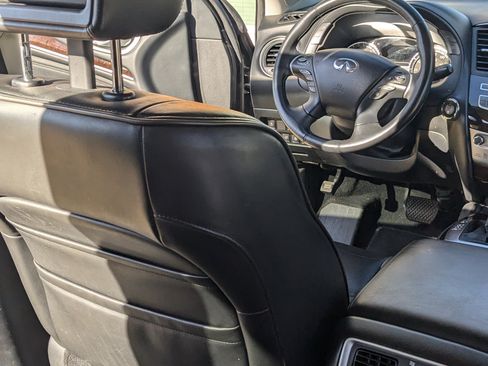 Used 2013 INFINITI JX35 AWD w/ Premium Pkg image 8