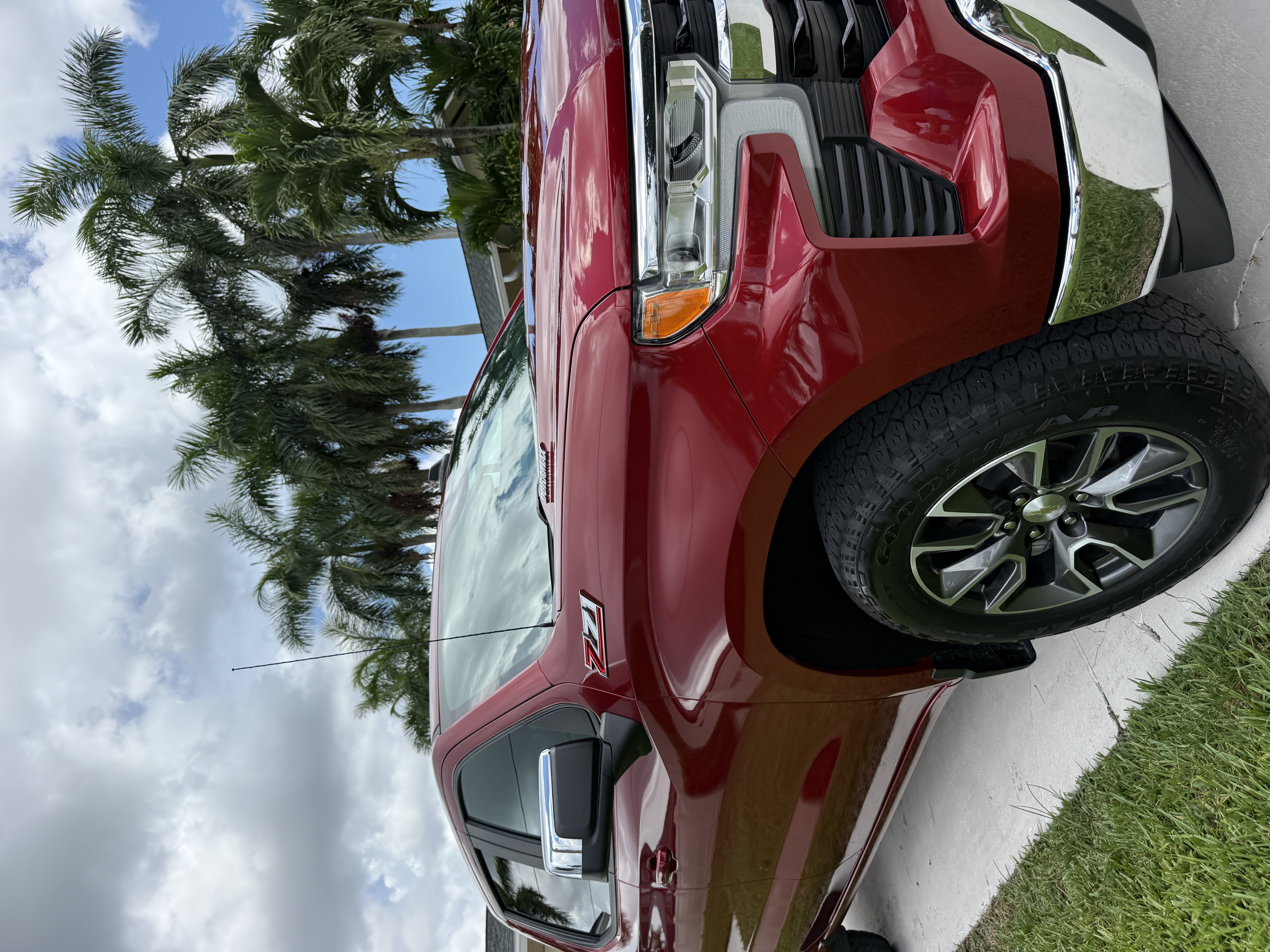 Used 2024 Chevrolet Silverado 1500 LT AWD/4WD image 5