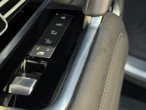 Used 2023 Land Rover Range Rover SE image 8