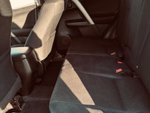 Used 2016 Toyota RAV4 LE image 12
