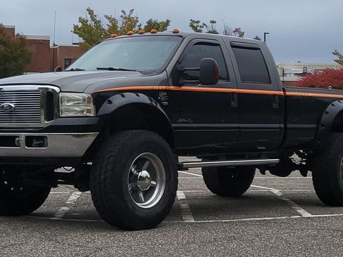 Used 2003 Ford F350 Lariat image 4