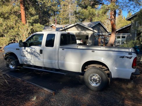Used 2001 Ford F350 4x4 SuperCab Super Duty image 2